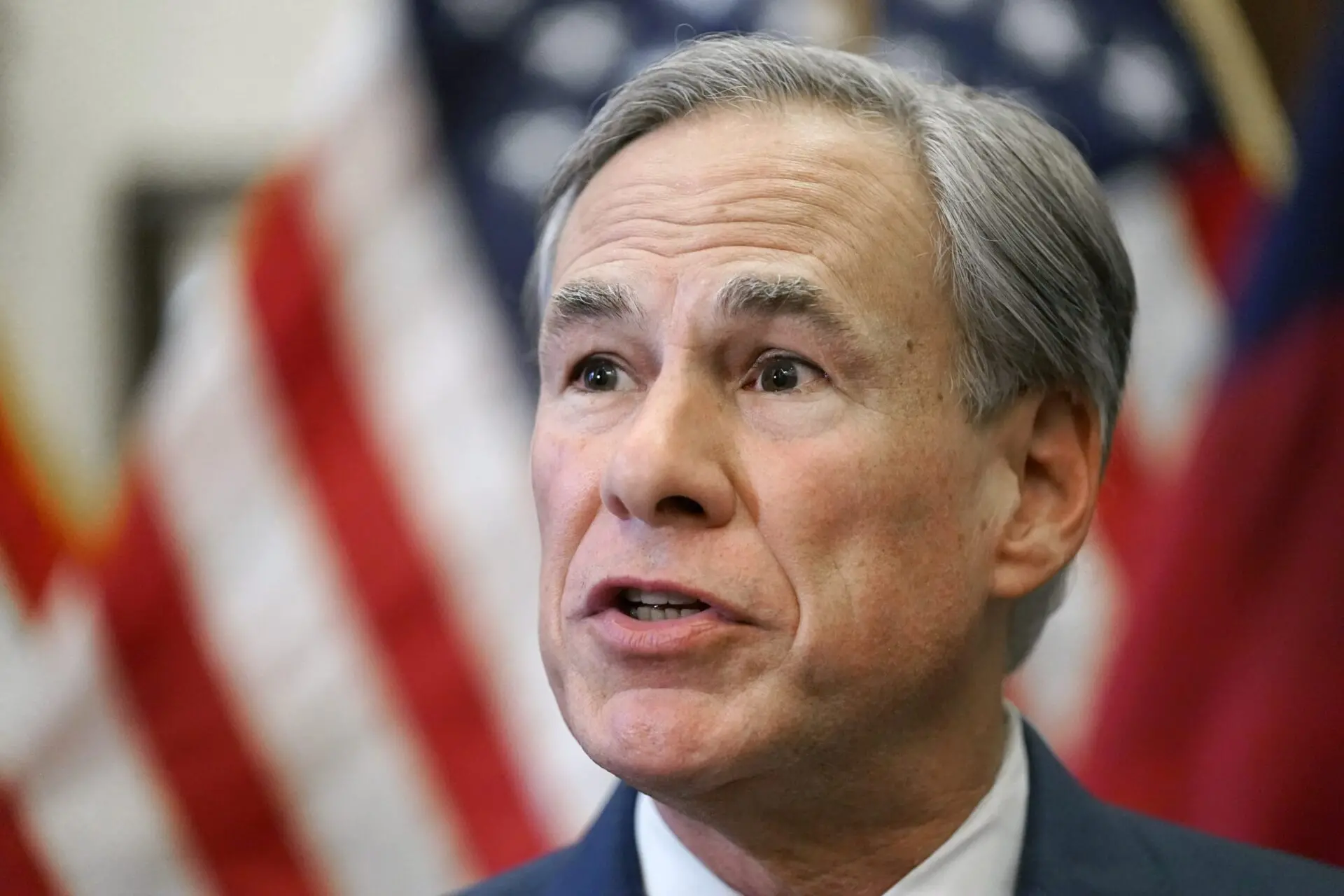 Texas Governor Invokes Pornography to Ban Books Threaten