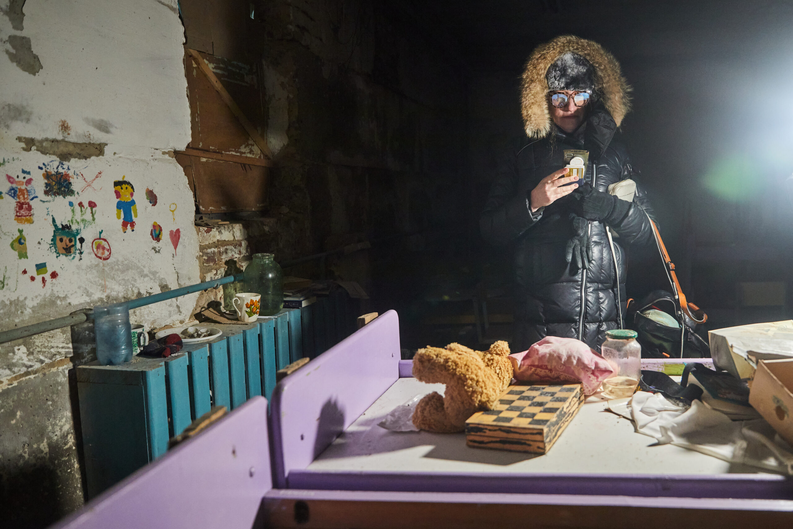 Suzanne Nossel surveys Ukraine shelter